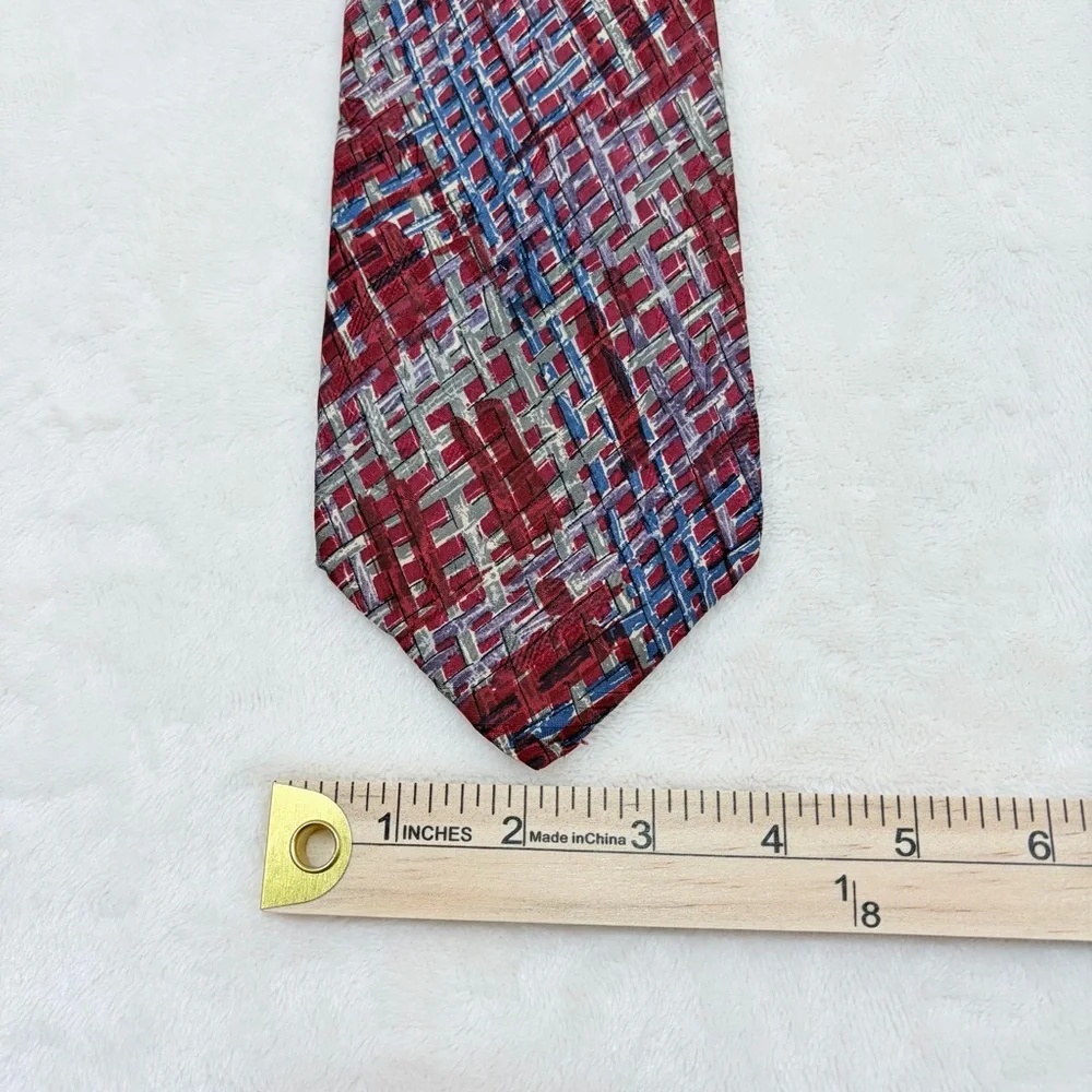 Bugatti Red and Gray Patterned‎ Silk Tie - Picture 3 of 5